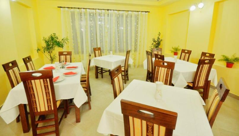 Camves Inn Sighetu Marmaţiei Buitenkant foto