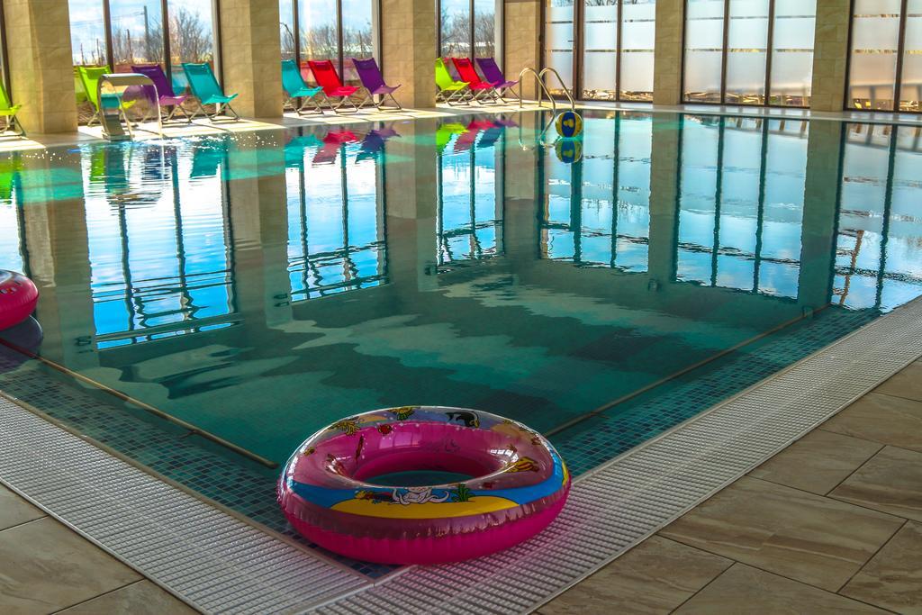 Camves Inn Sighetu Marmaţiei Buitenkant foto