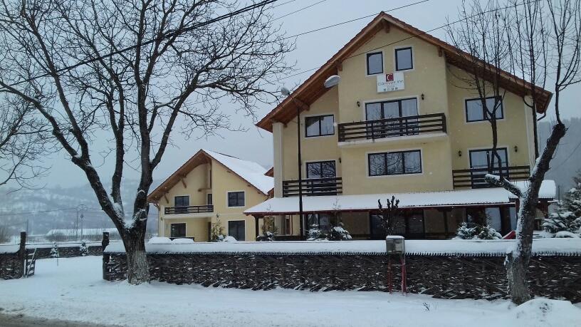 Camves Inn Sighetu Marmaţiei Buitenkant foto